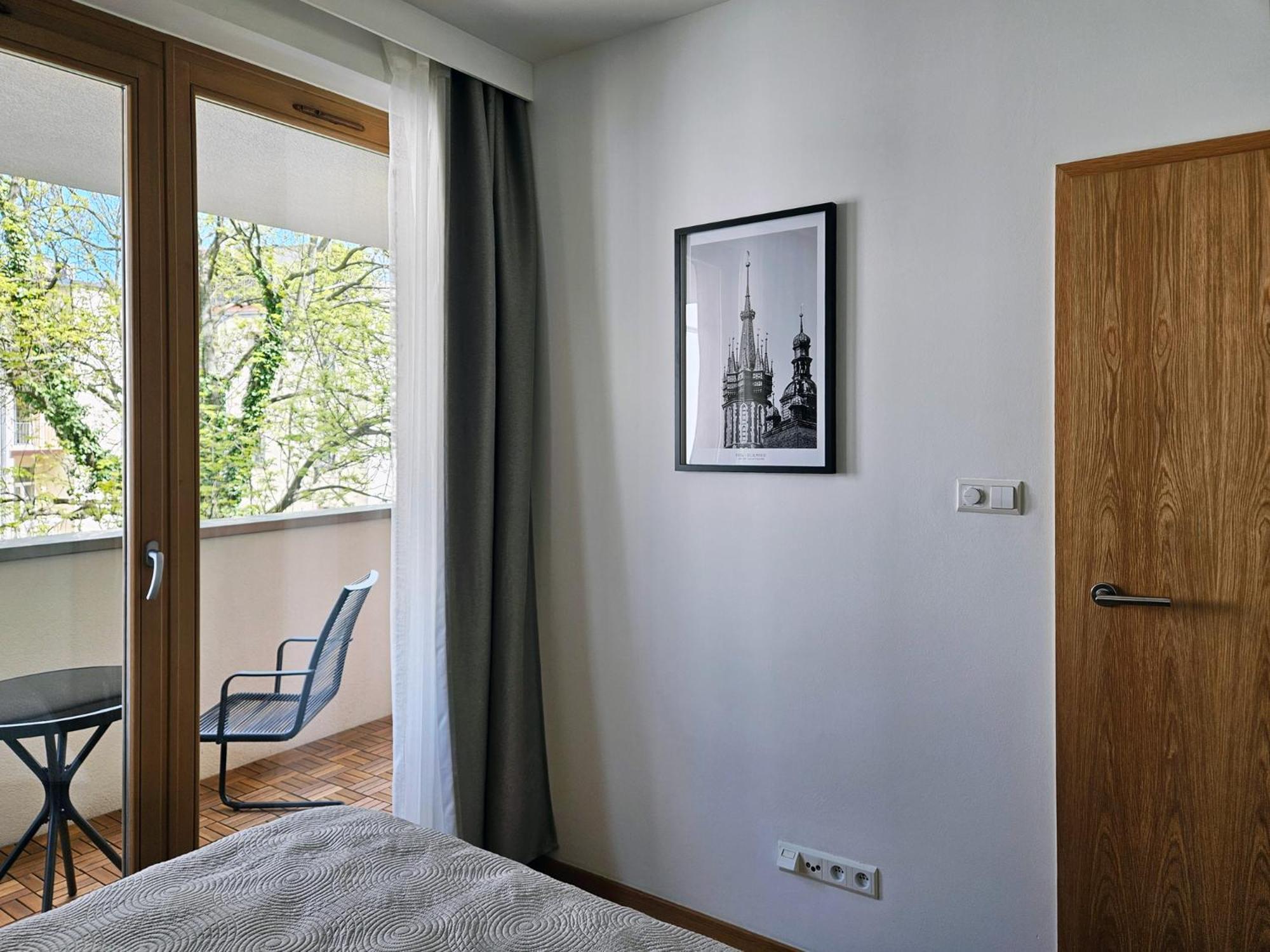 Old Town Plaza Apartment كراكوفيا المظهر الخارجي الصورة